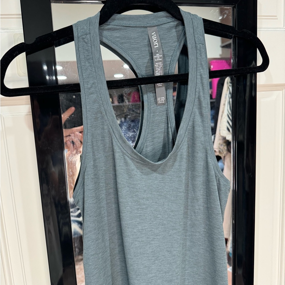 Vuori high performance razorback size small